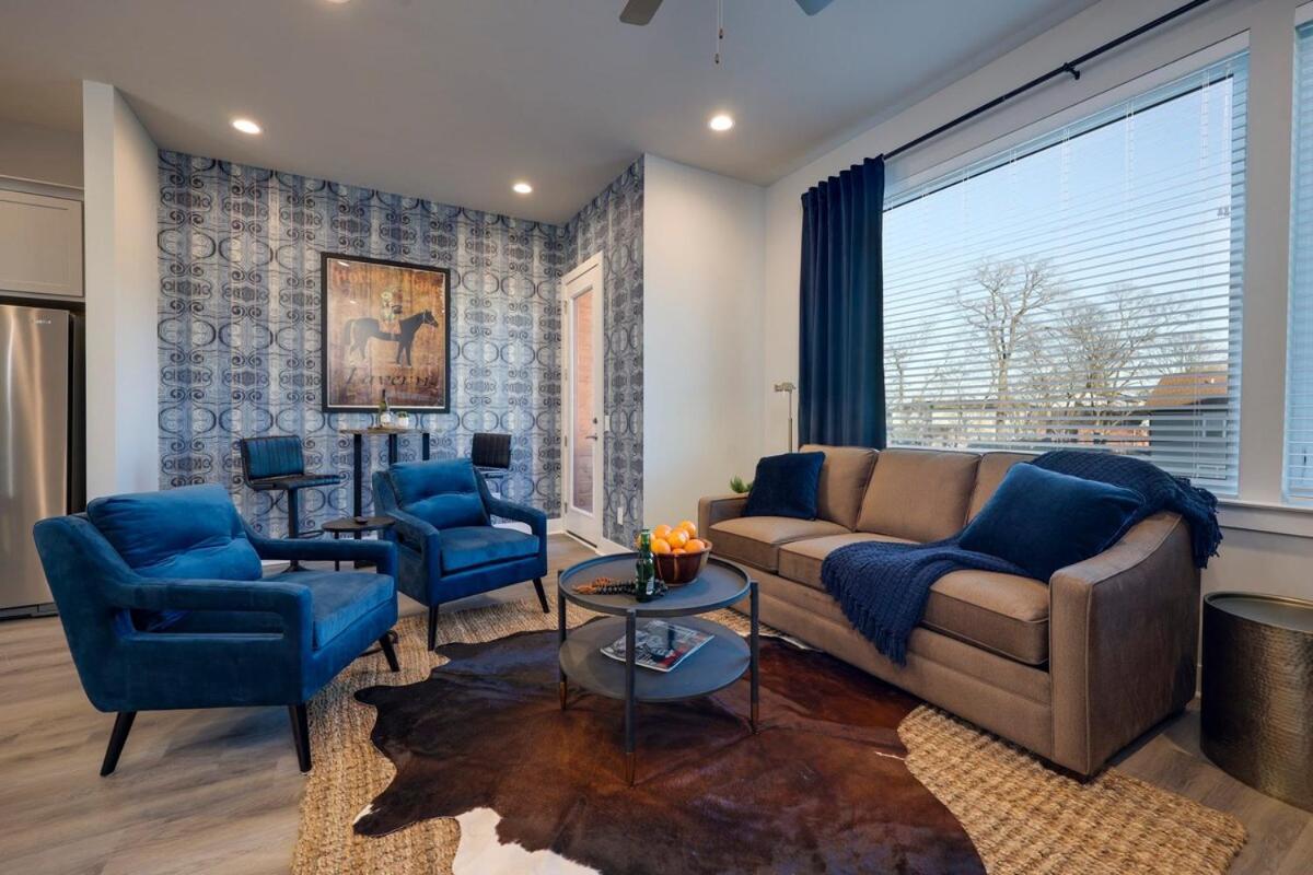 New Lux Townhome 6 Mins To Dt Rooftop Sleeps 12
