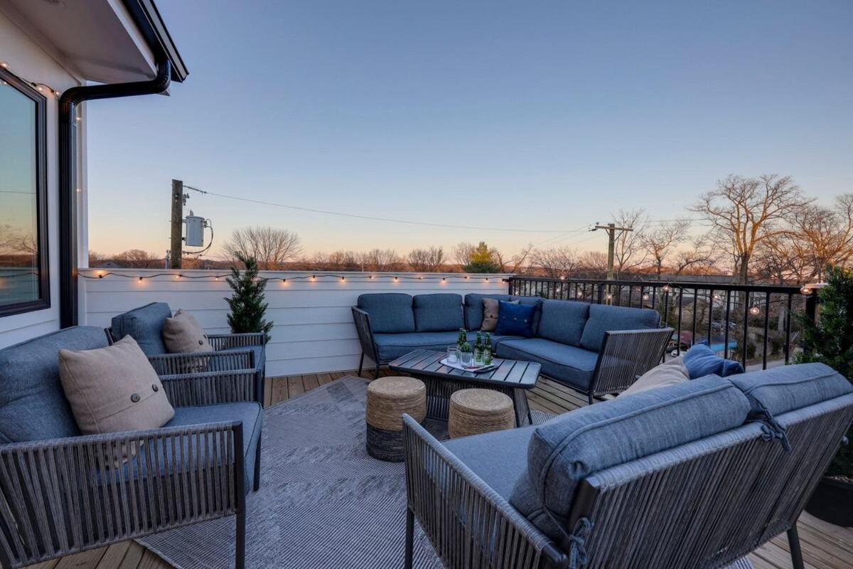 New Lux Townhome 6 Mins To Dt Rooftop Sleeps 12 *