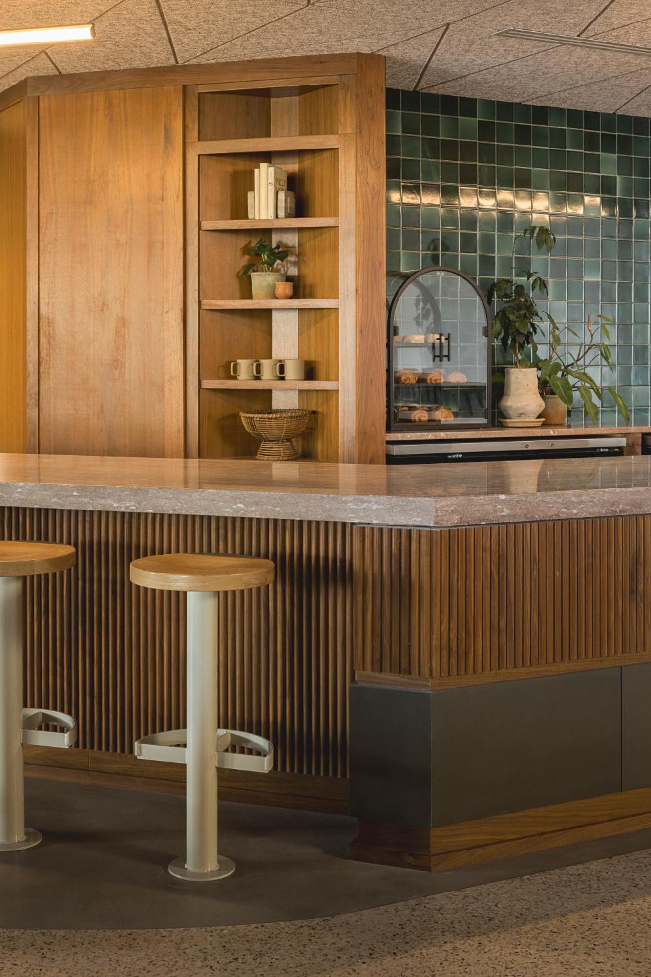 Drift Hotel *