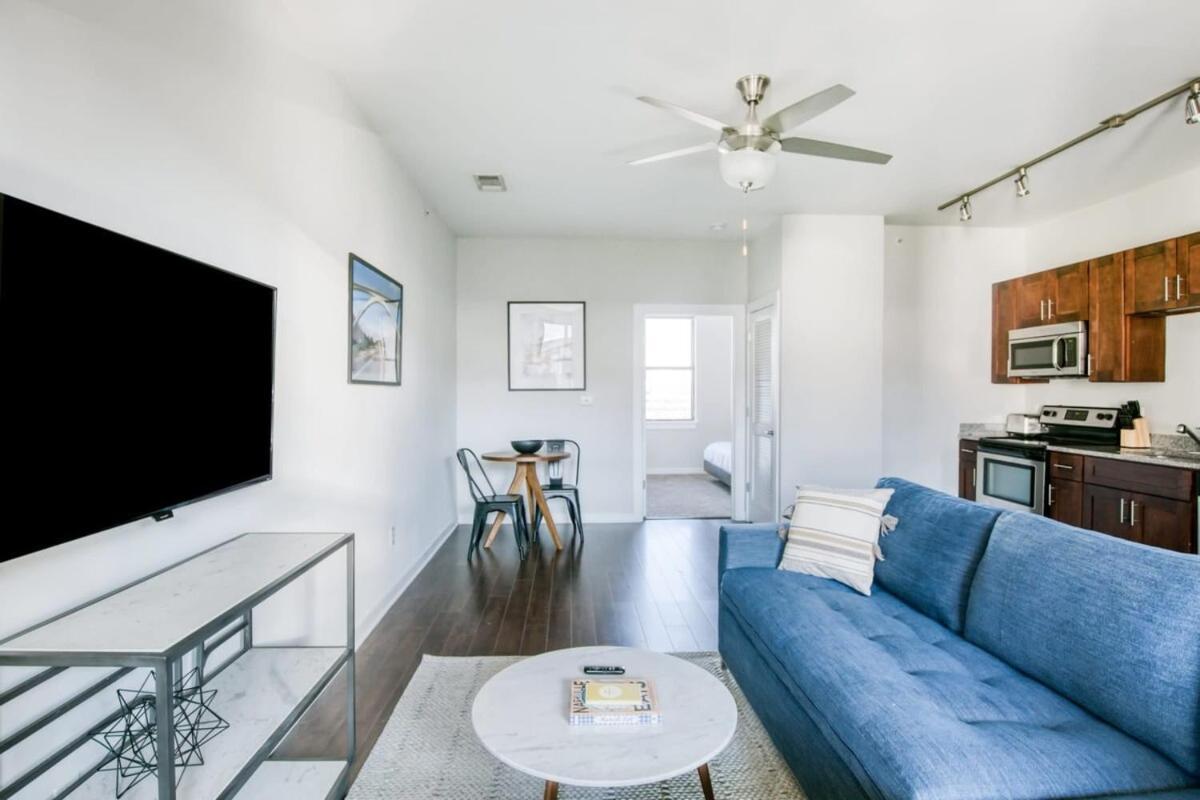 Apartment Cozysuites Two Modern Music Row W Parking