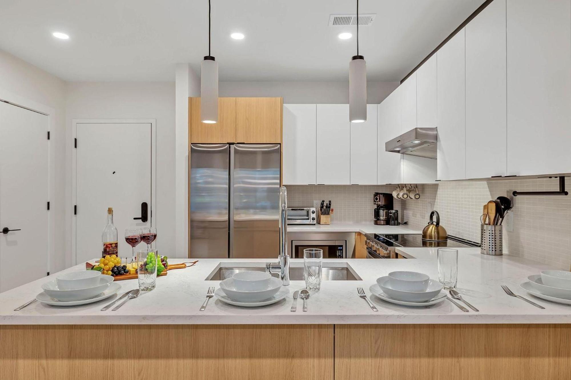 Hyve - Southern Comfort - Walk To Broadway Holiday home *