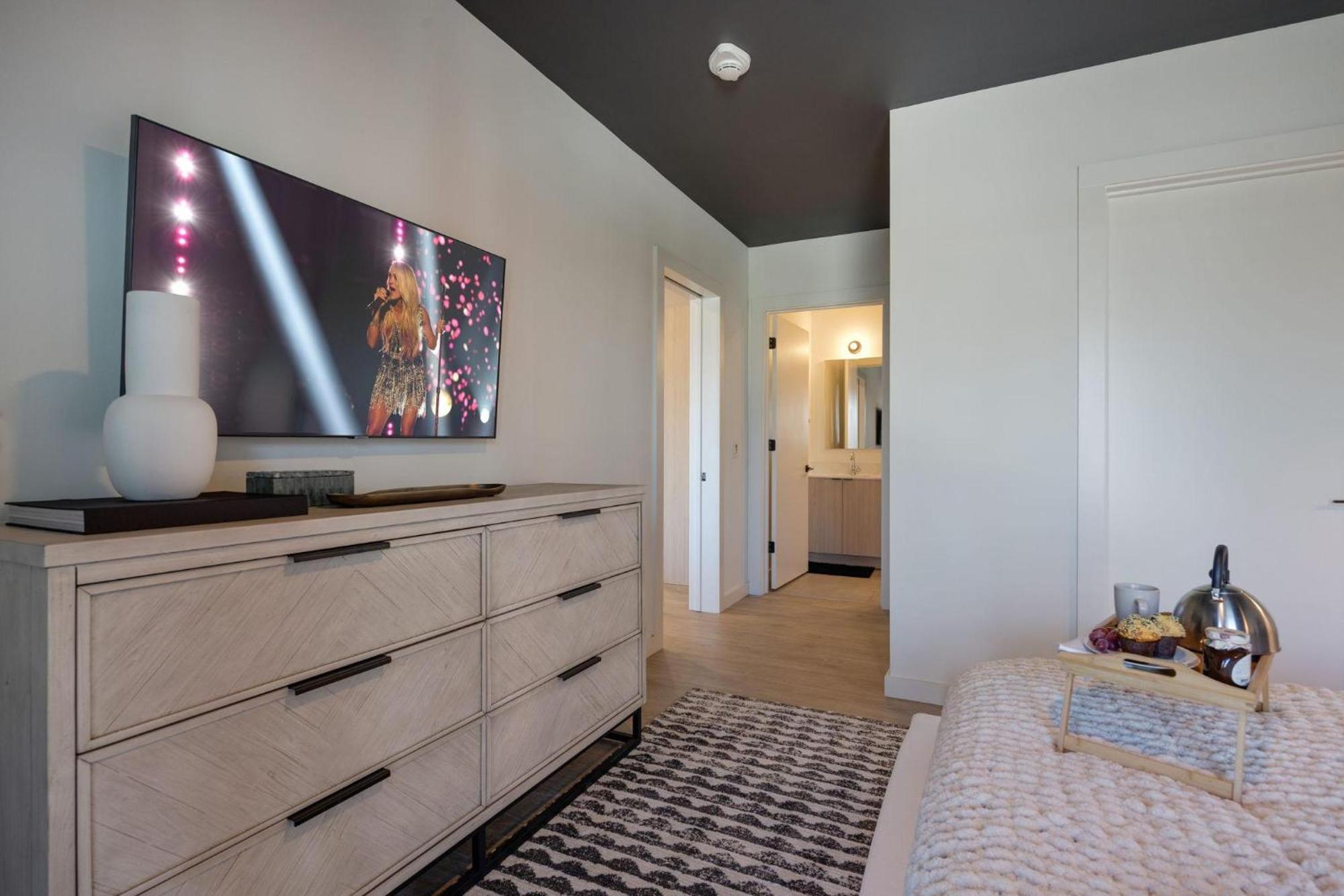 Hyve - Eden Elegance - Walk To Broadway Holiday home *