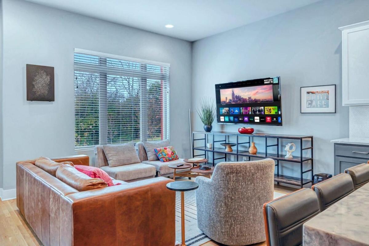 Holiday home Open Late Nash Rooftop Views Near Downtown