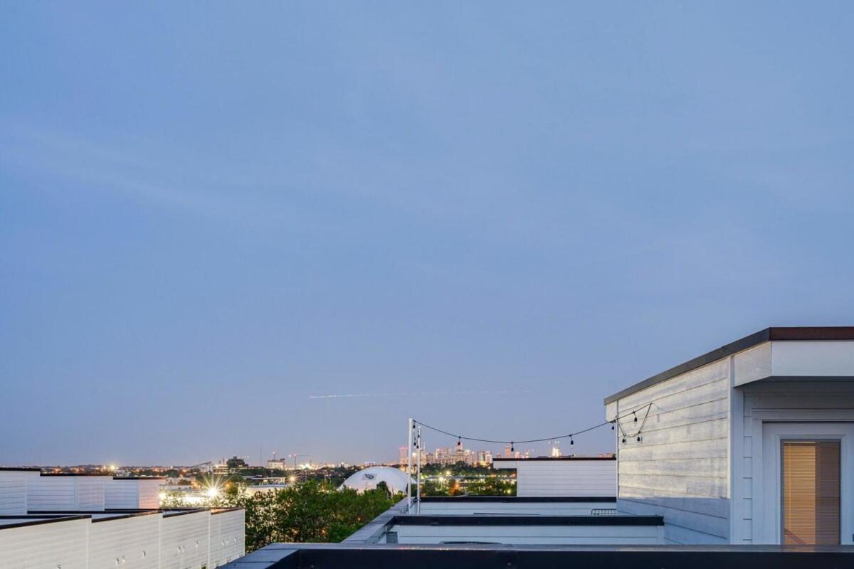 Open Late Nash Rooftop Views Near Downtown Holiday home