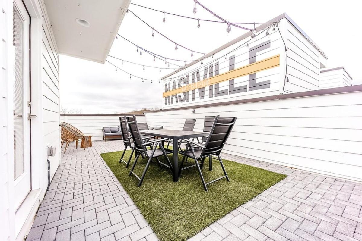 Holiday home Open Late Nash Rooftop Views Near Downtown *