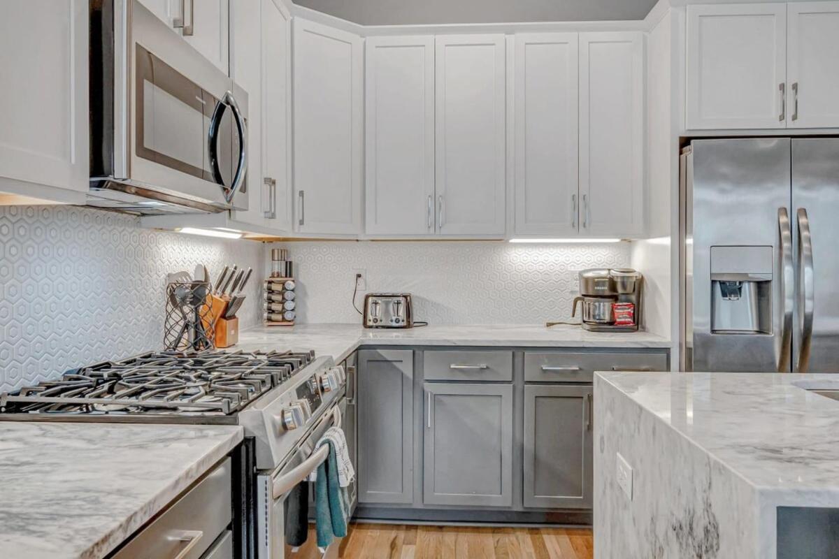 Open Late Nash Rooftop Views Near Downtown Holiday home *
