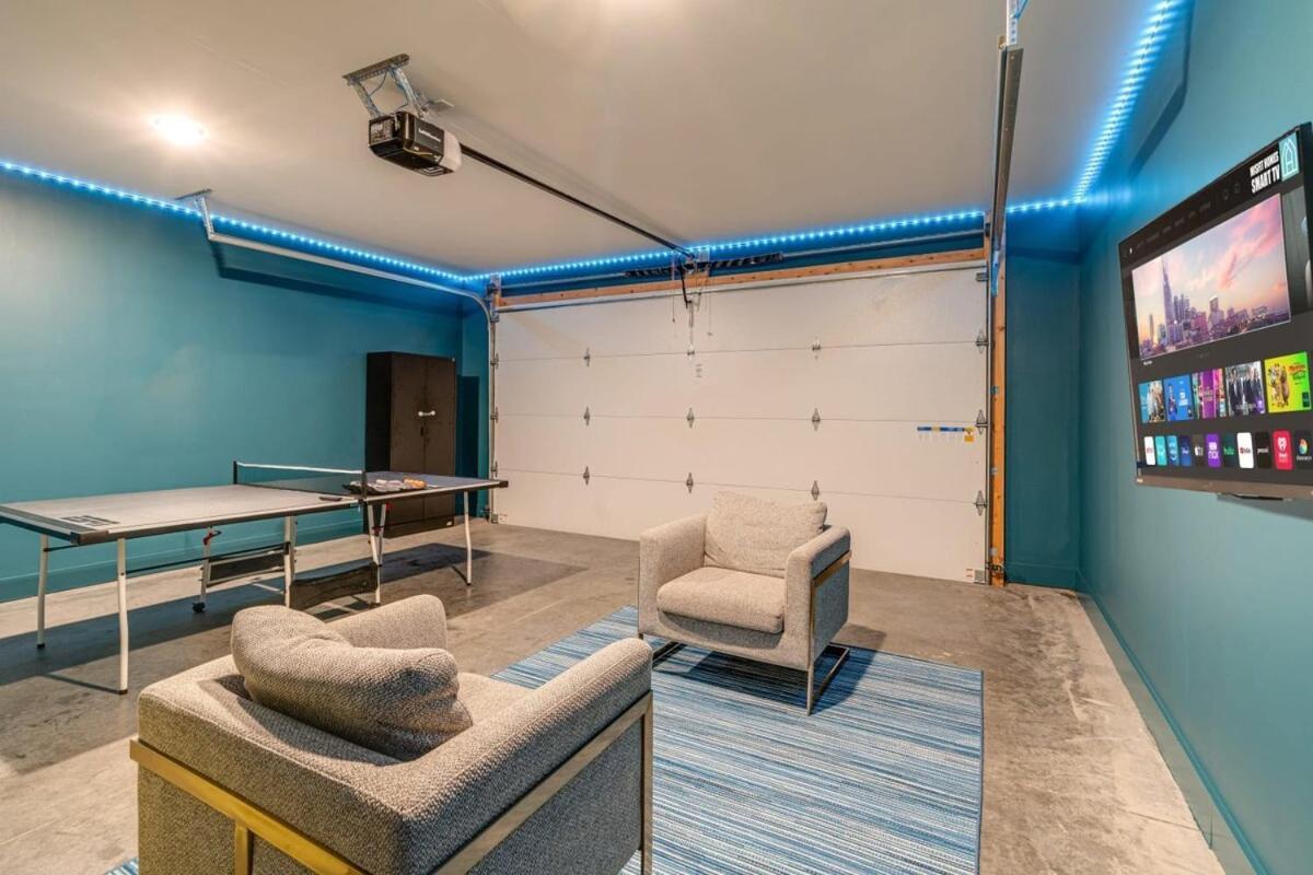 Open Late Nash Rooftop Views Near Downtown Holiday home *