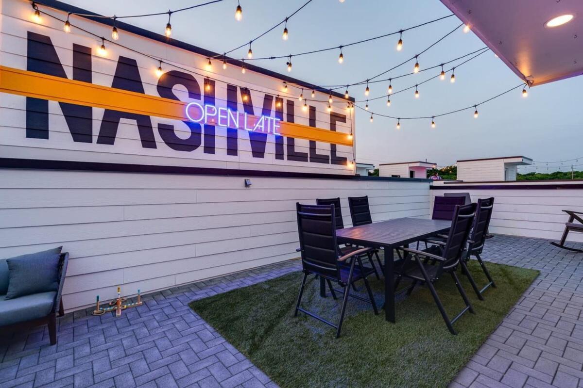 Holiday home Open Late Nash Rooftop Views Near Downtown *