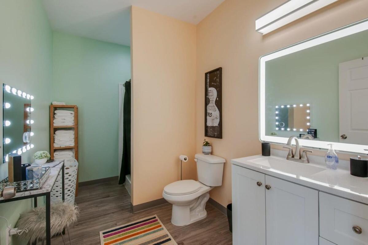 New 4 Bedroom Near Dt Walk To Restaurants Nashville