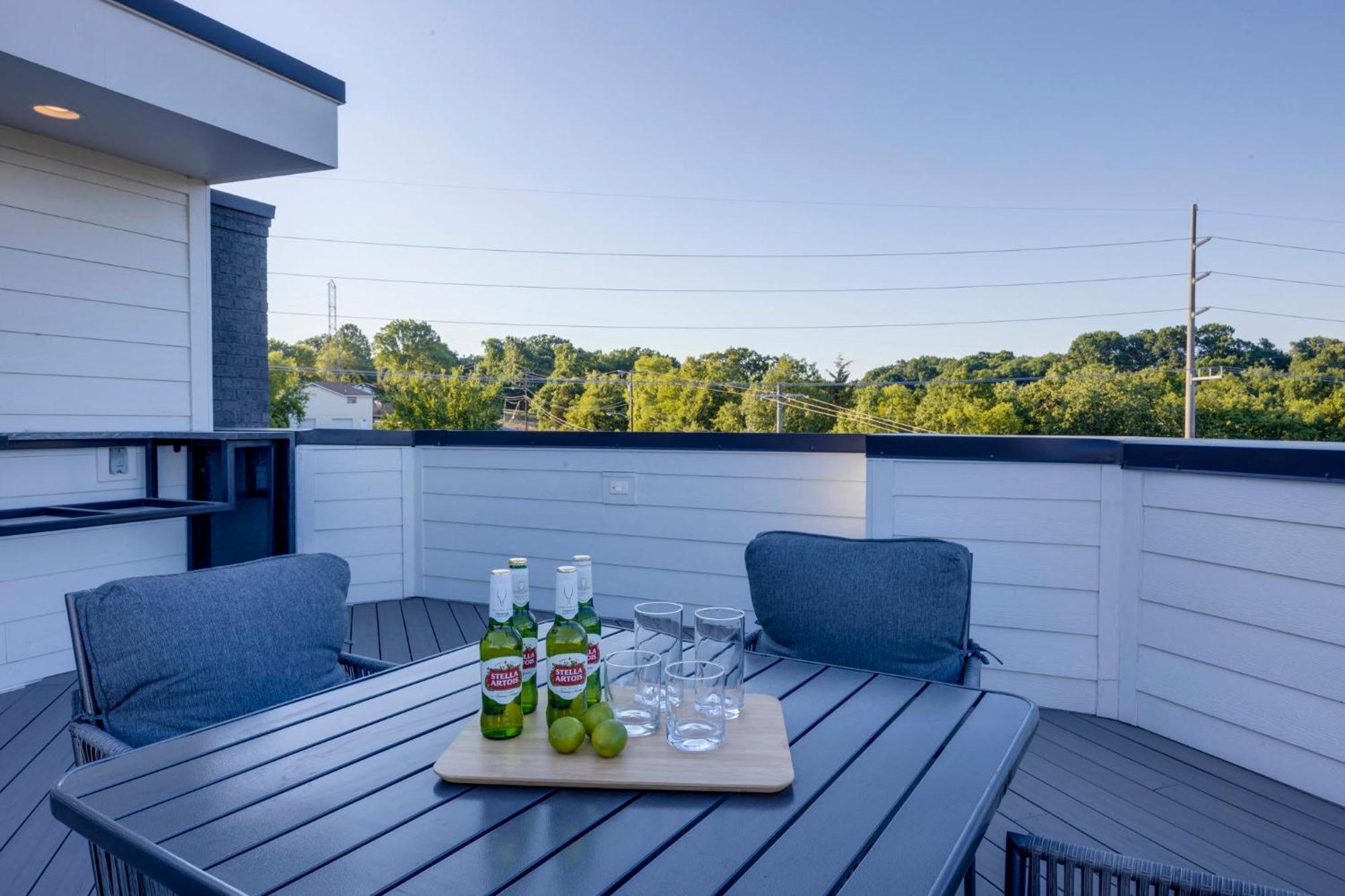 Rooftop Skyline Views Dt Nash Sleeps 12 *