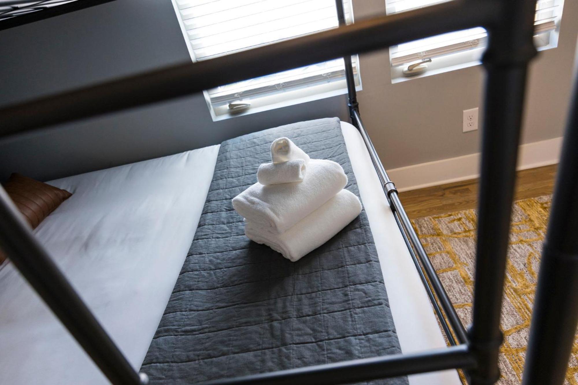 Holiday home Rooftop Skyline Views Dt Nash Sleeps 12 *