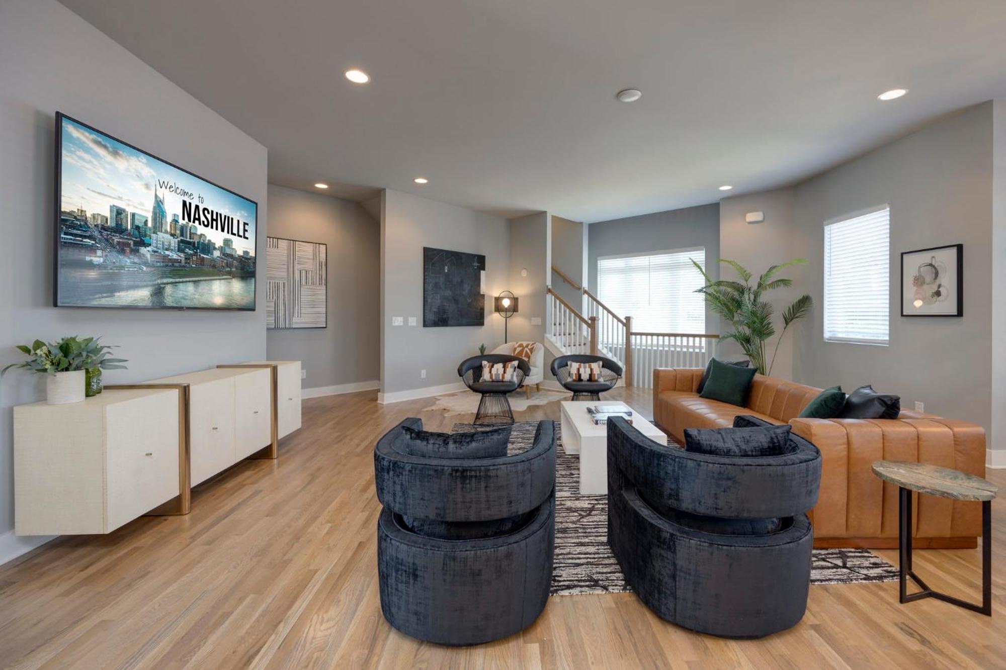 Rooftop Skyline Views Dt Nash Sleeps 12 Holiday home *