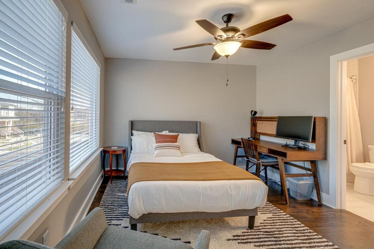 Holiday home Cozy 2 Bed Twnhse Close 2 Dt Sleeps 4 Nashville