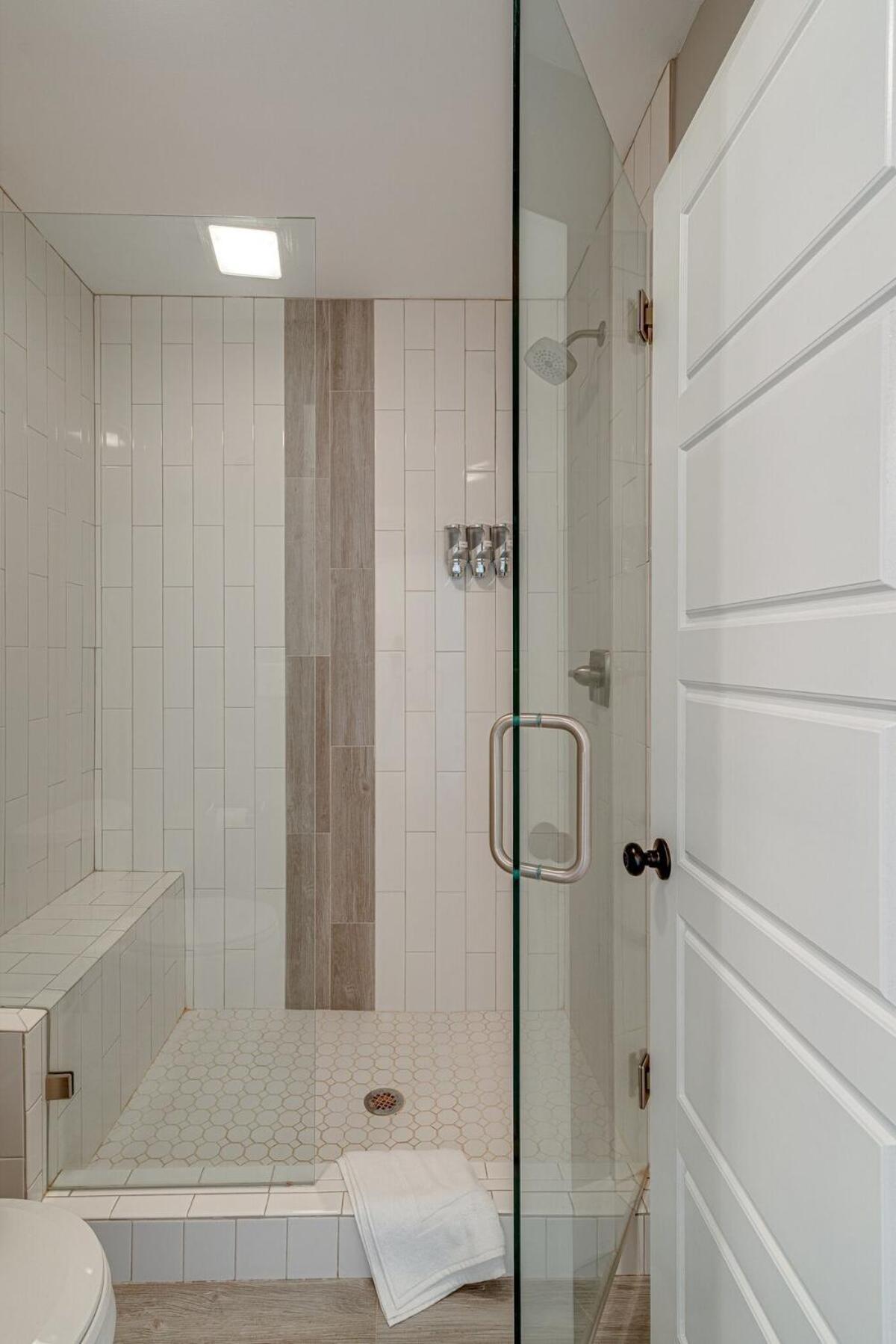 Cozy 2 Bed Twnhse Close 2 Dt Sleeps 4 Holiday home Nashville
