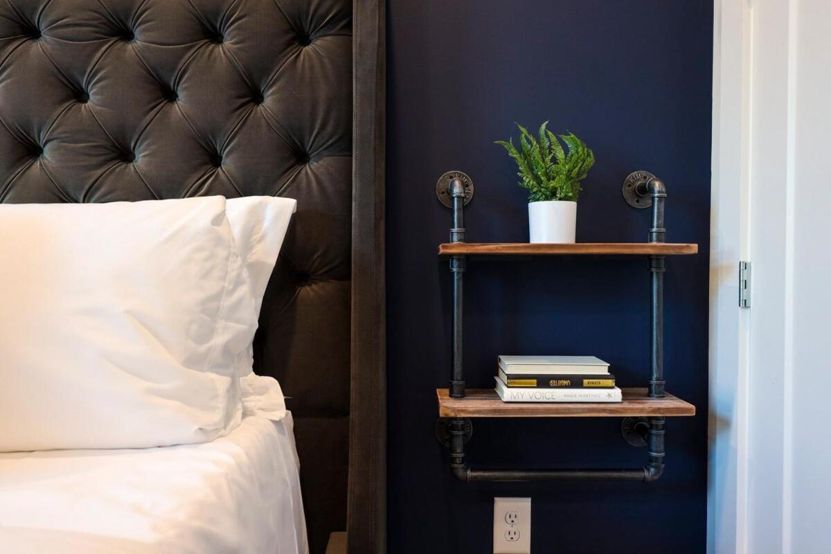 New Lux Townhome 6 Mins To Dt Rooftop Sleeps 12 *