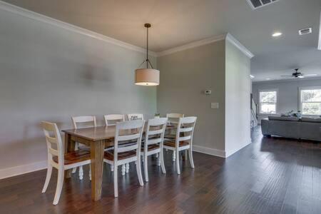 Luxury Homes For Large Groups