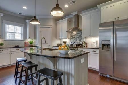 Luxury Homes For Large Groups