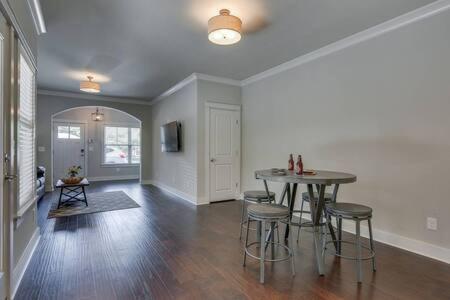 Luxury Homes For Large Groups * Nashville