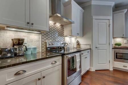 Luxury Homes For Large Groups *