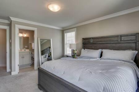 Luxury Homes For Large Groups