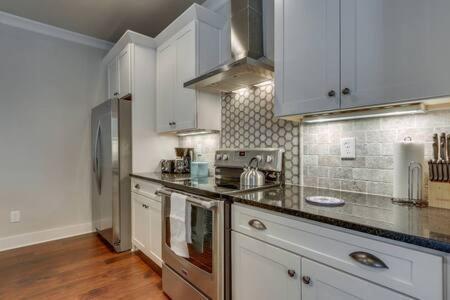 Luxury Homes For Large Groups *