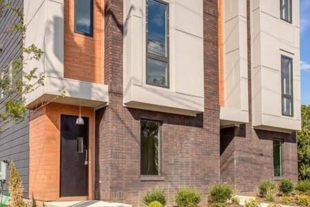 Holiday home Luxury Twin Homes In Nashville's Gulch *