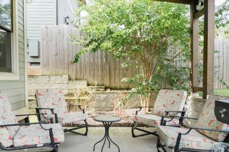 With Fenced Yard Holiday home *