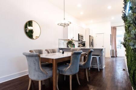 Luxury Retreat For 12 Guests Nashville