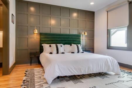 The Maxwell - Walk To Nightlife & Restaurants!