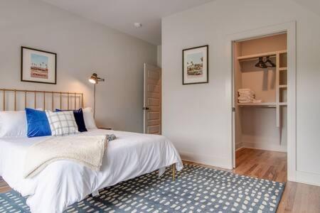 Holiday home The Maxwell - Walk To Nightlife & Restaurants!