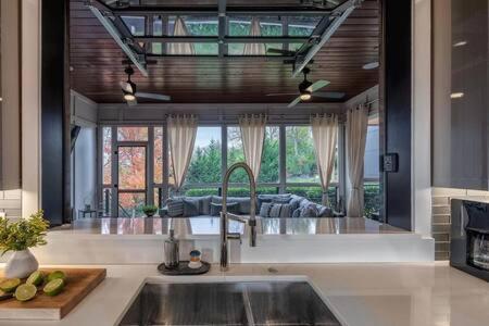 Holiday home The Alistair - Luxurious Mansion With Views