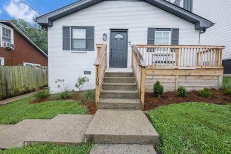 Holiday home Blue - 2 Bedroom And Mins To Broadway