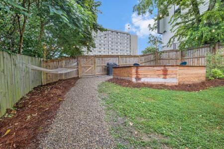 Blue - 2 Bedroom And Mins To Broadway * Nashville