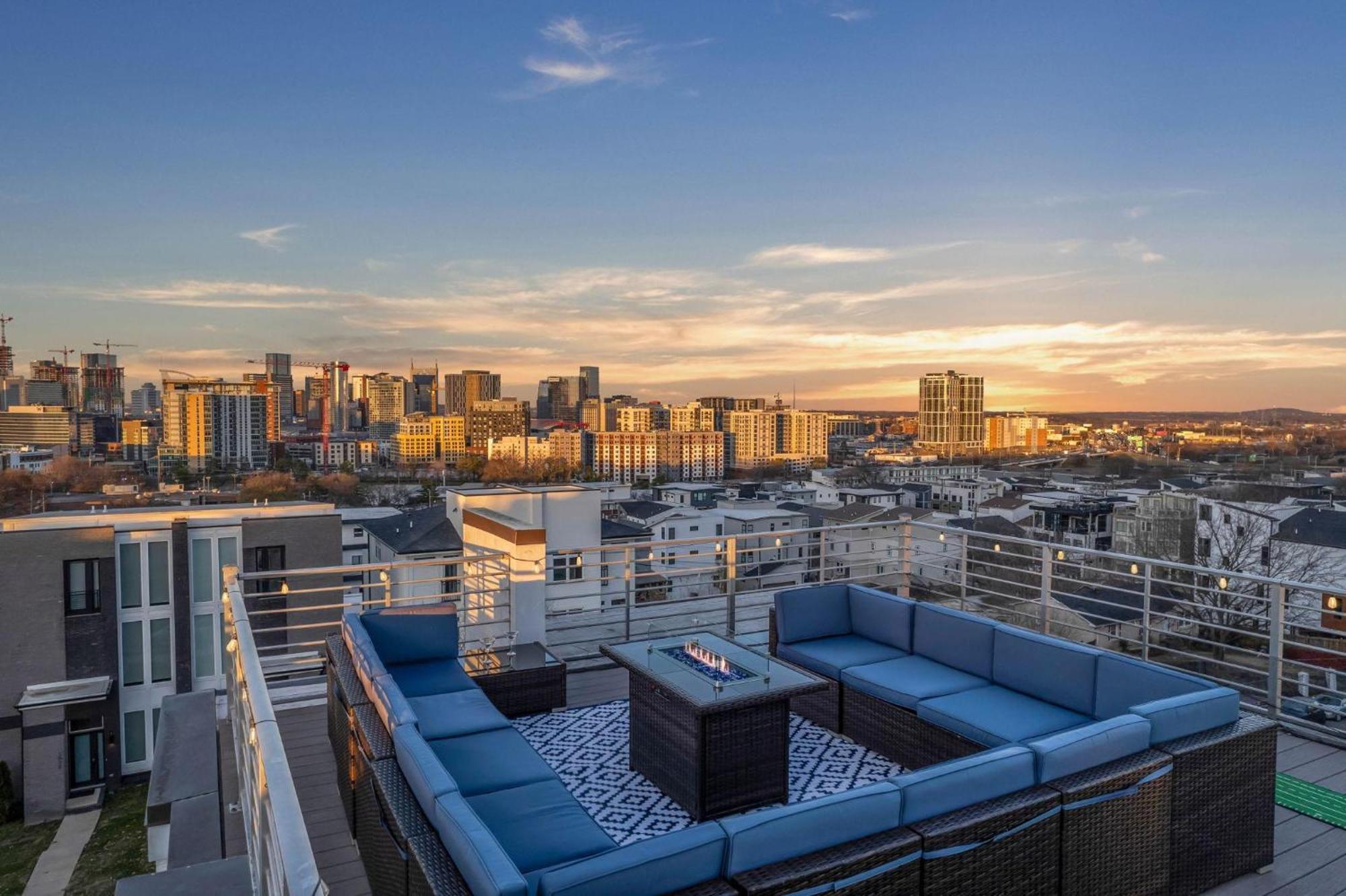 Nashview- Heart Of Gulch - 360º Views Of Downtown! Holiday home Nashville