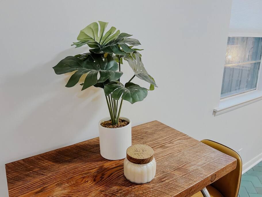 Dreami East - 2br Retreat With Cozy Patio And Mini Golf Apartment