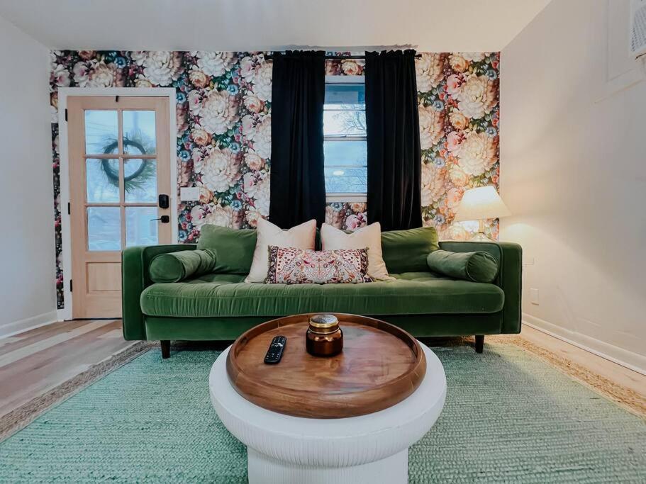 Dreami East - 2br Retreat With Cozy Patio And Mini Golf
