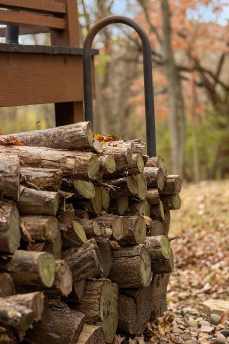 Hillside Hot Tub Hideaway! King Bed / Fire Pit * Nashville