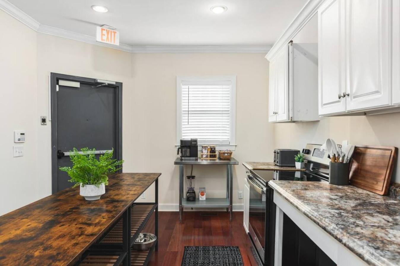 Platinum On Music Row Renovated And Near Downtown Apartment Nashville
