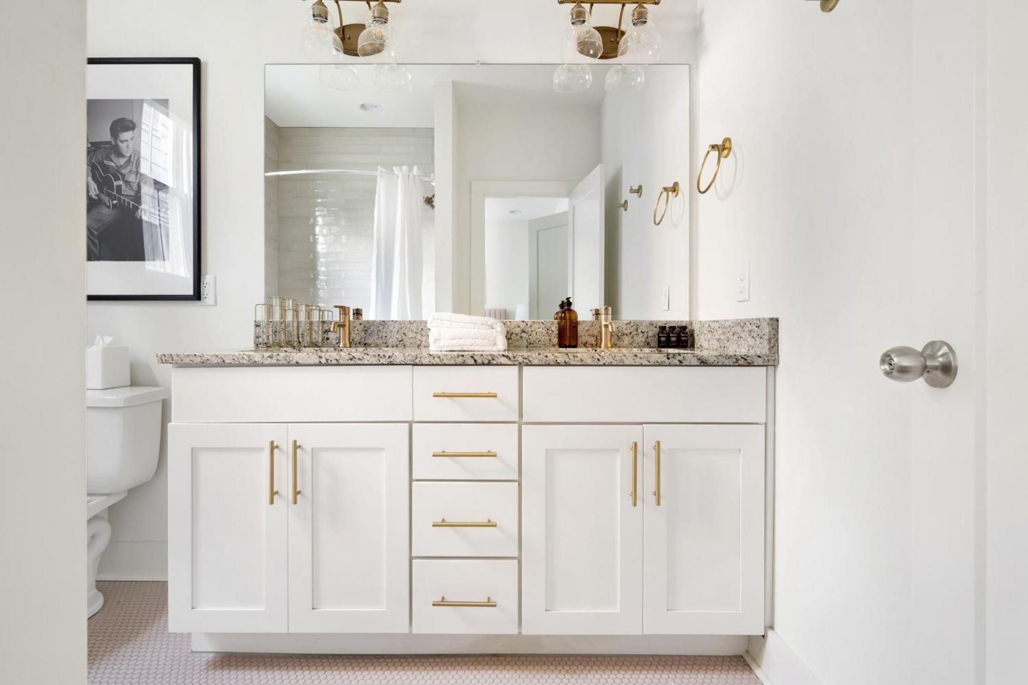 Hart Buyout 6 By Avantstay Two Town W Stunning Amenities Design Apartment Nashville
