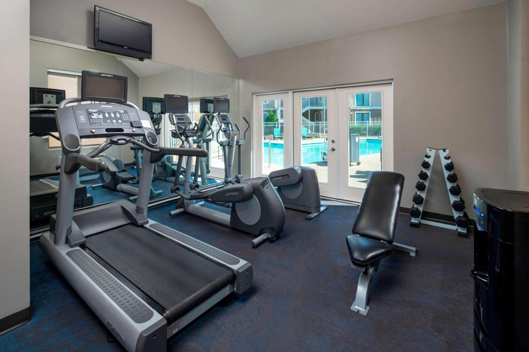 Hotel By Marriott Airport Nashville