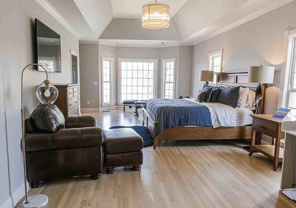 Holiday home Luxury@lake Mansion Pool/hot Tub For Discerning Tastes Nashville