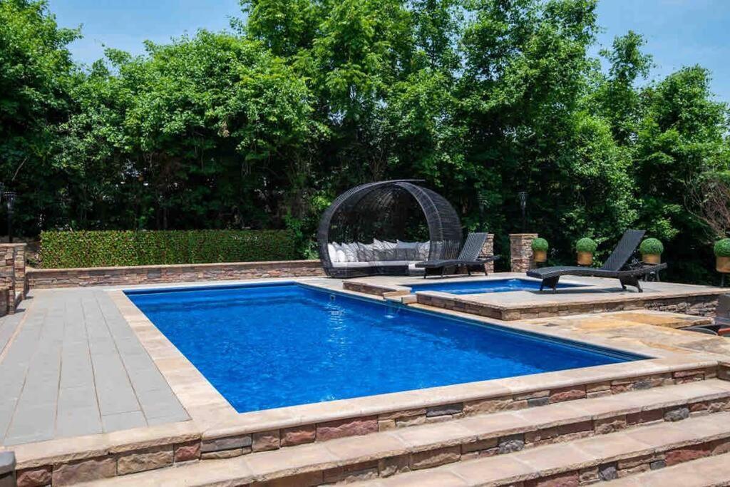 Luxury@lake Mansion Pool/hot Tub For Discerning Tastes Holiday home