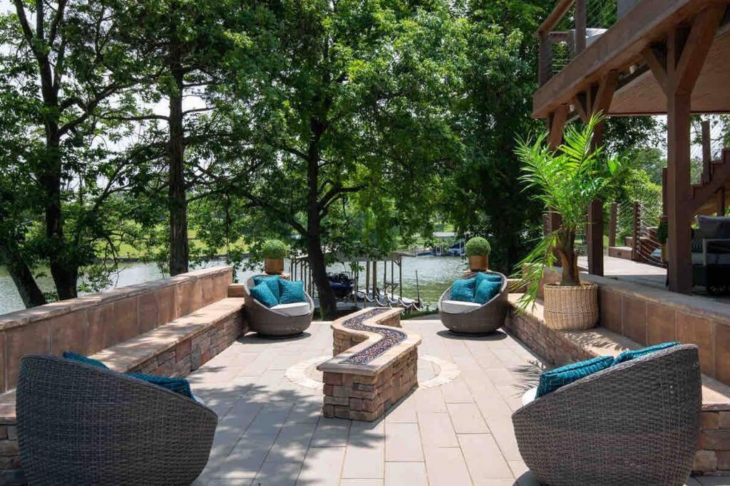 Luxury@lake Mansion Pool/hot Tub For Discerning Tastes Holiday home *
