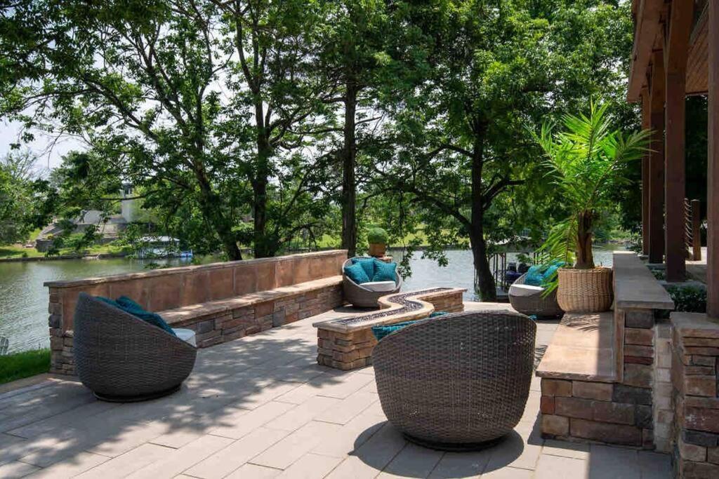 Luxury@lake Mansion Pool/hot Tub For Discerning Tastes *