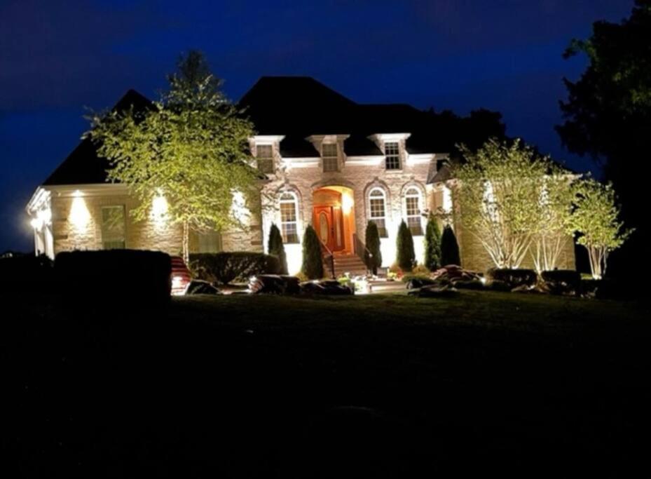 Luxury@lake Mansion Pool/hot Tub For Discerning Tastes * Nashville