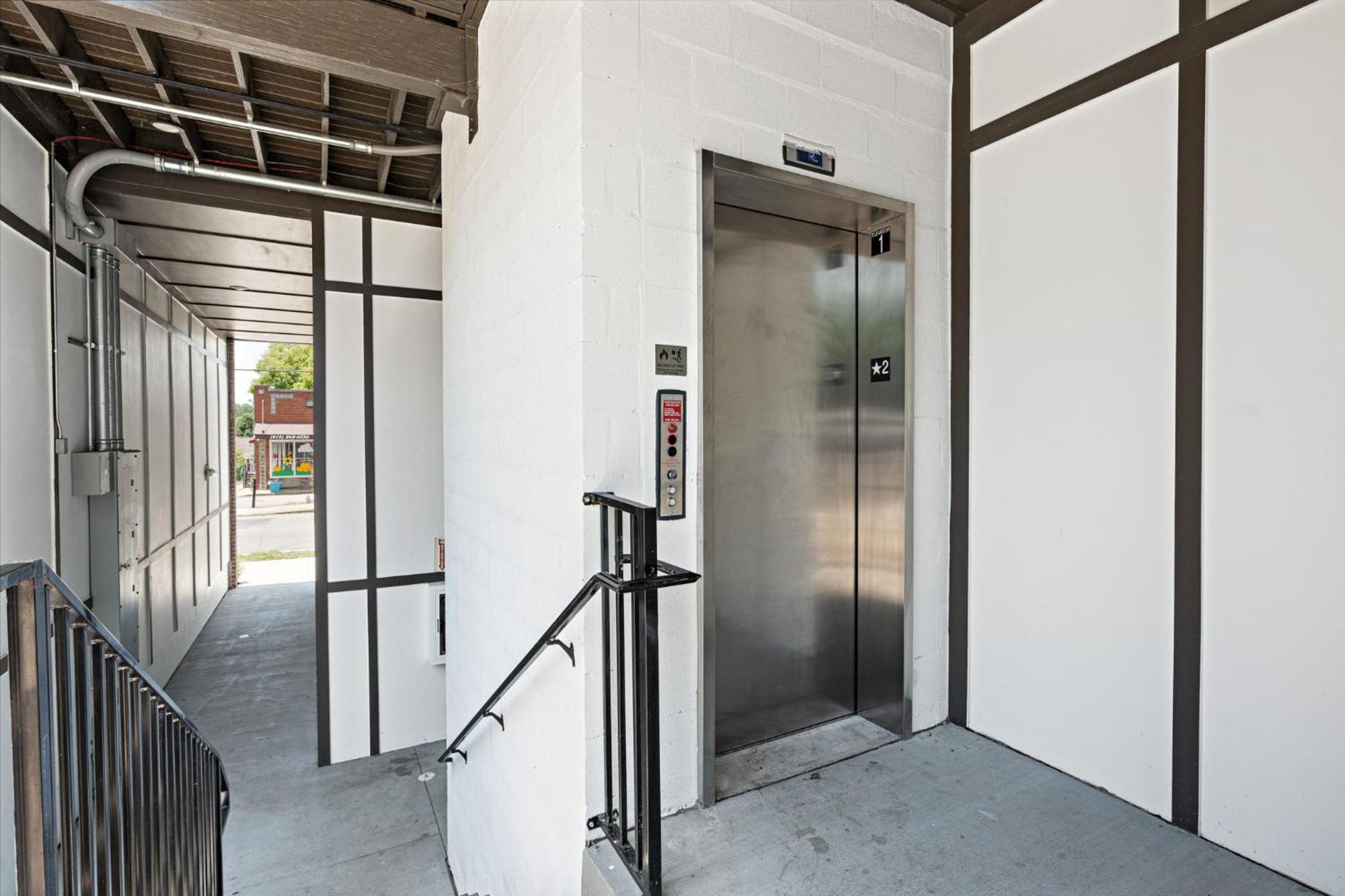 Modern 5 Beds -3 Miles To Downtown Nashville