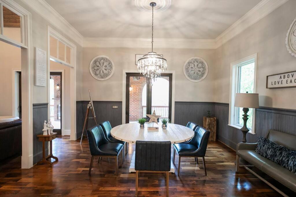 Supreme Luxury For Discerning Tastes * Nashville