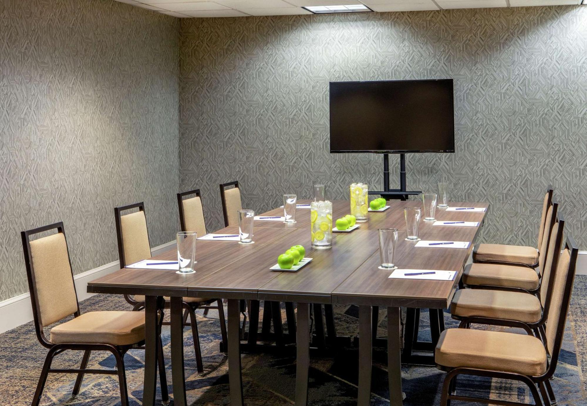 Hotel Doubletree By Hilton Downtown 4*
