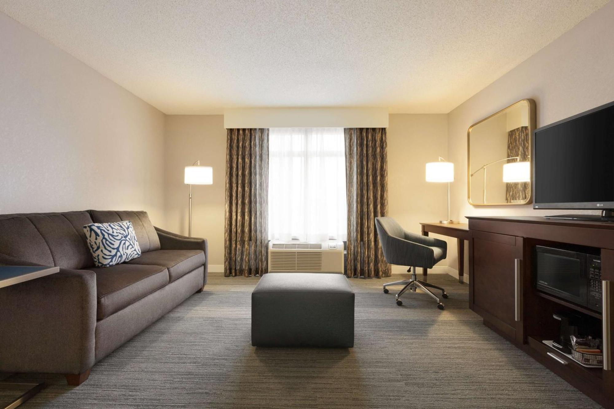Hampton & Nashville-downtown 3*