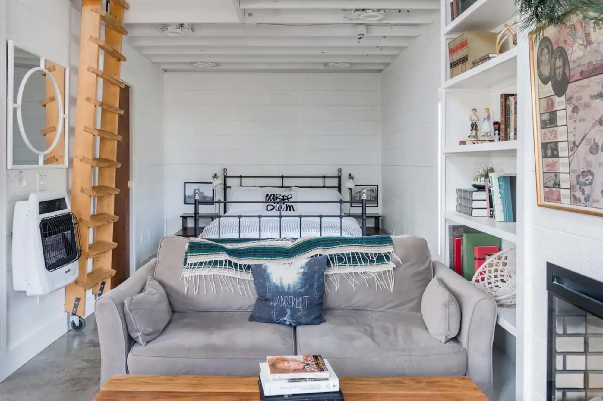 Hip, Cozy With A Fire Pit In Cleveland Park Holiday home